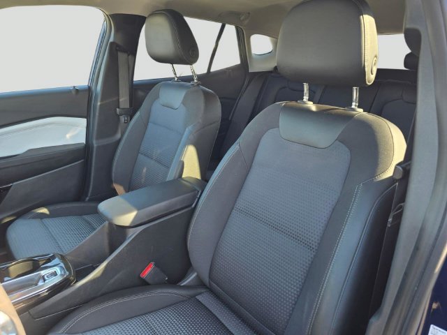 Used 2024 Chevrolet Trax LT w/ Sunroof Package FWD image 23