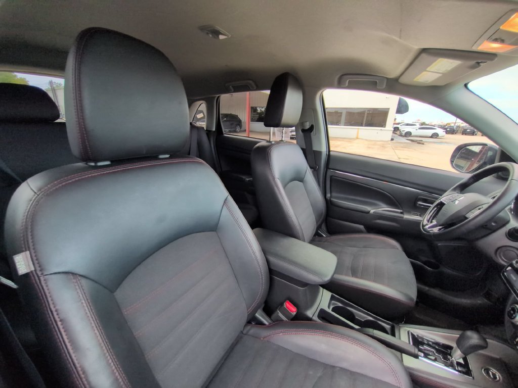 Used 2025 Mitsubishi Outlander Sport SE AWD/4WD image 30