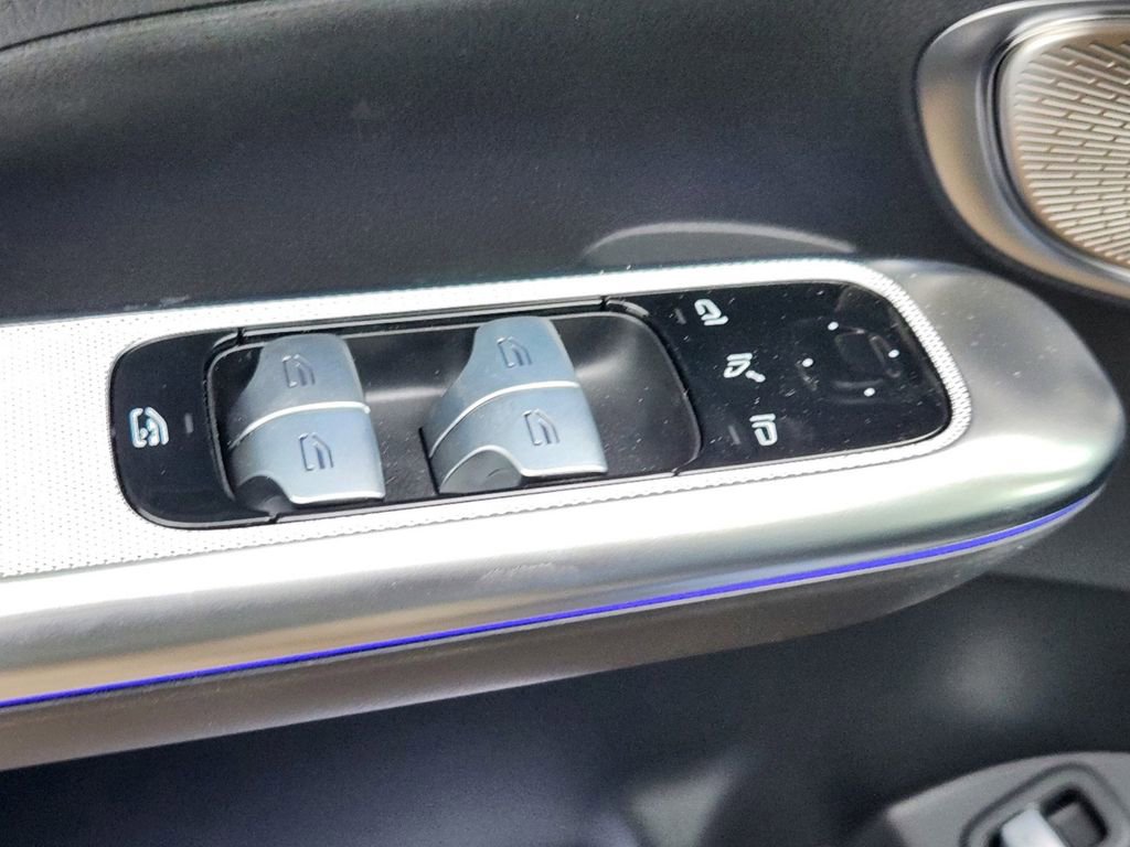 New 2025 Mercedes-Benz GLC 300 4MATIC image 9