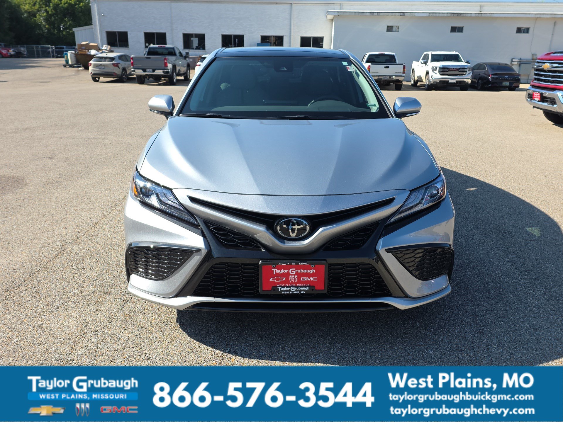 Used 2023 Toyota Camry XSE w/ Cold Weather Package FWD image 3