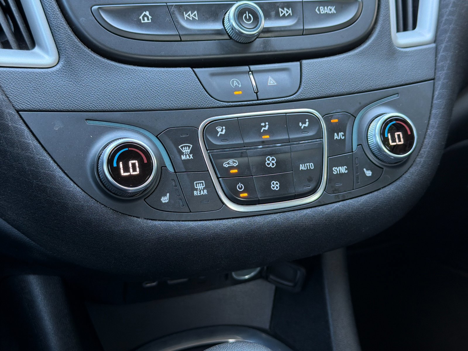 Used 2024 Chevrolet Malibu LT FWD image 19