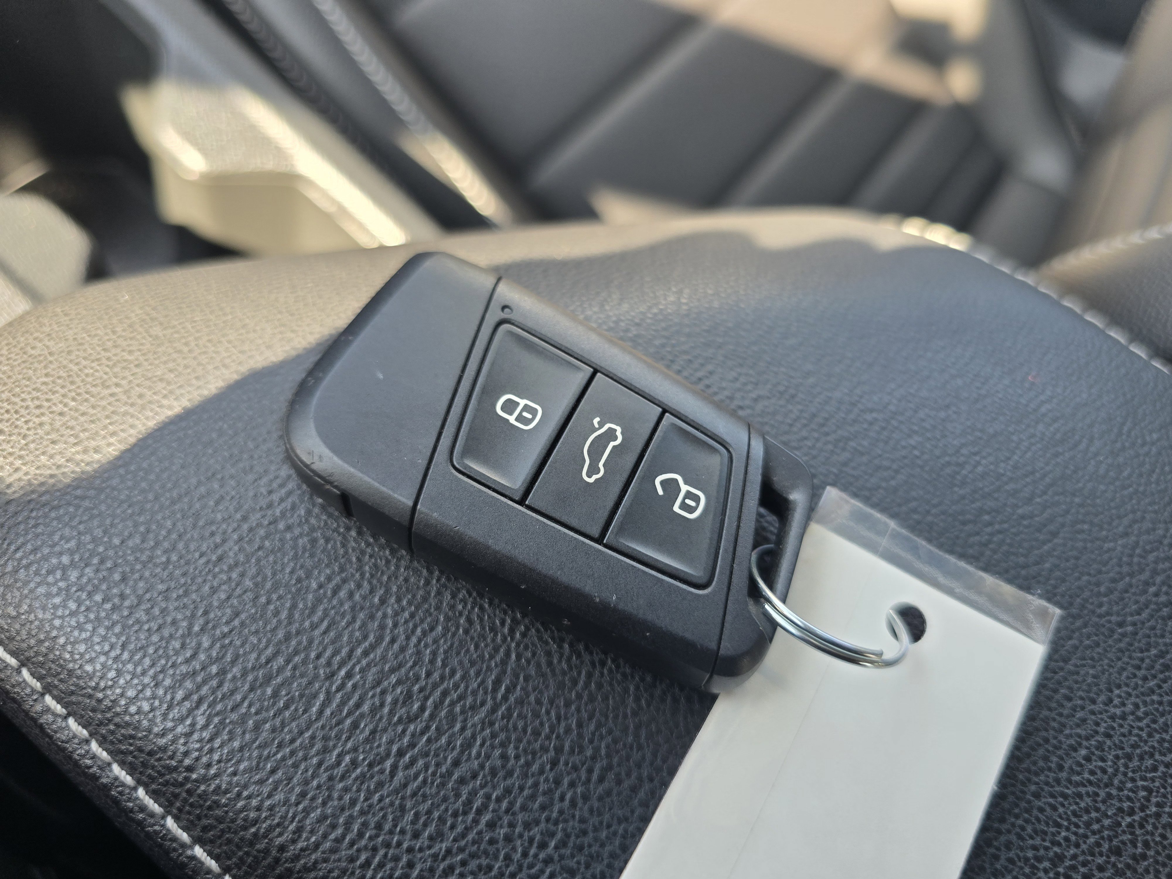 Used 2022 Volkswagen Jetta SE FWD image 35