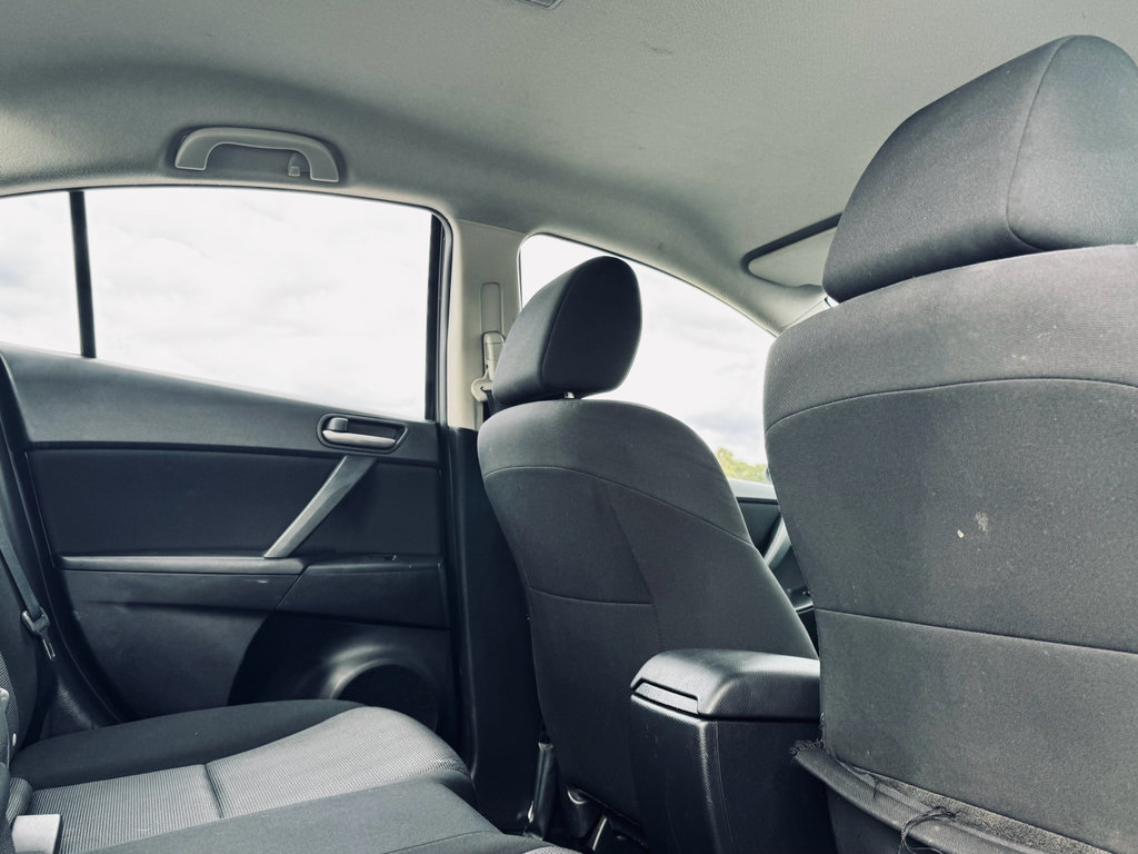 Used 2010 MAZDA MAZDA3 i Touring image 24