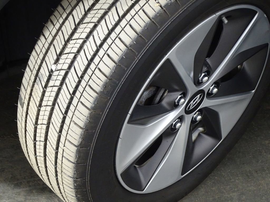 Used 2019 Hyundai Ioniq Electric image 39