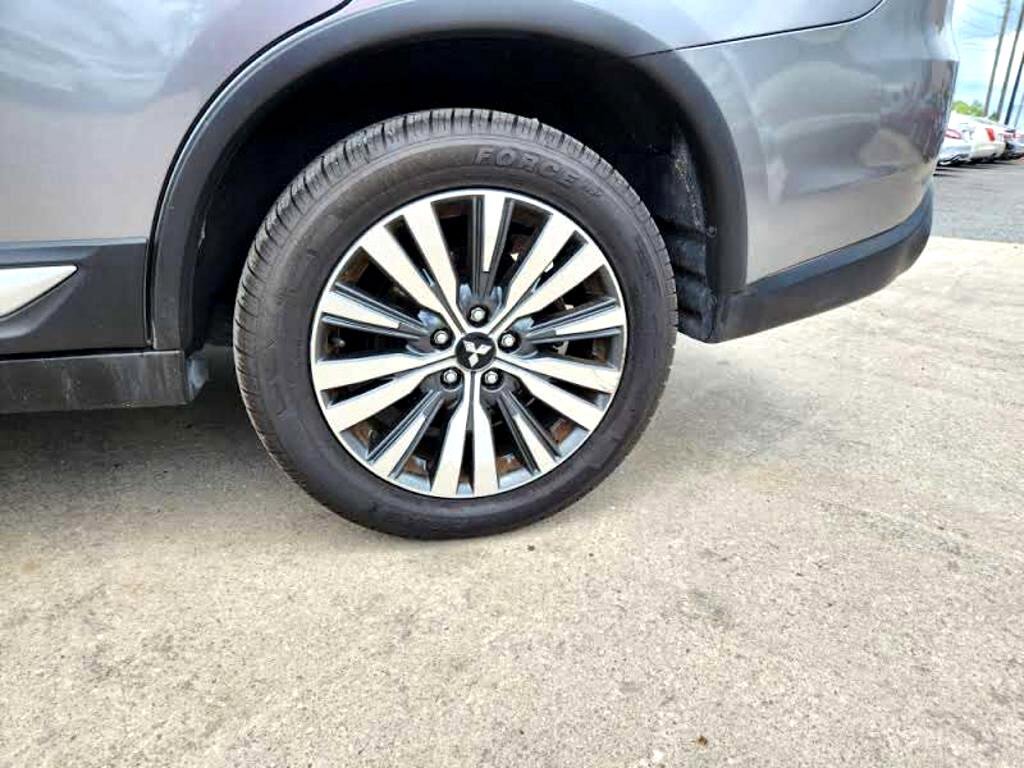 Used 2020 Mitsubishi Outlander SE image 9