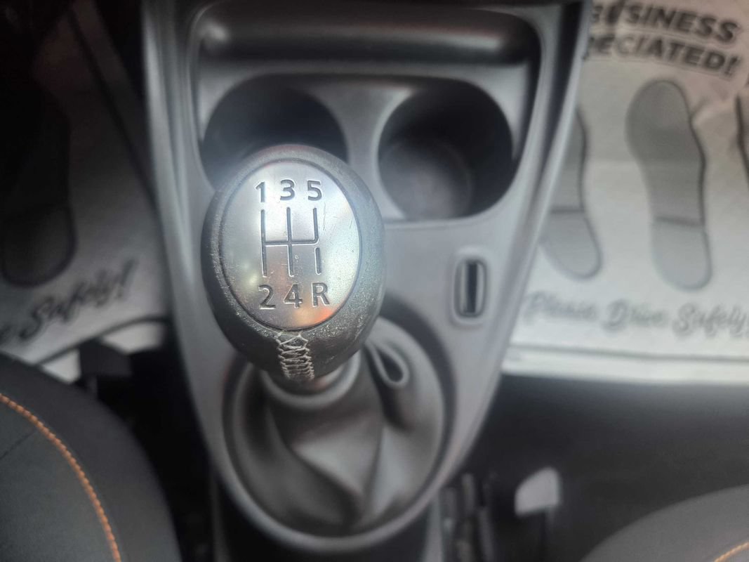 Used 2016 smart fortwo passion RWD image 26