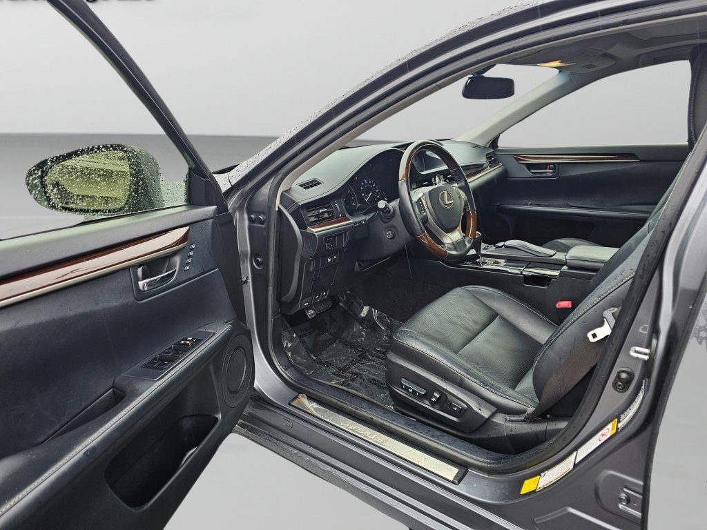 Used 2013 Lexus ES 350 w/ Luxury Pkg image 16