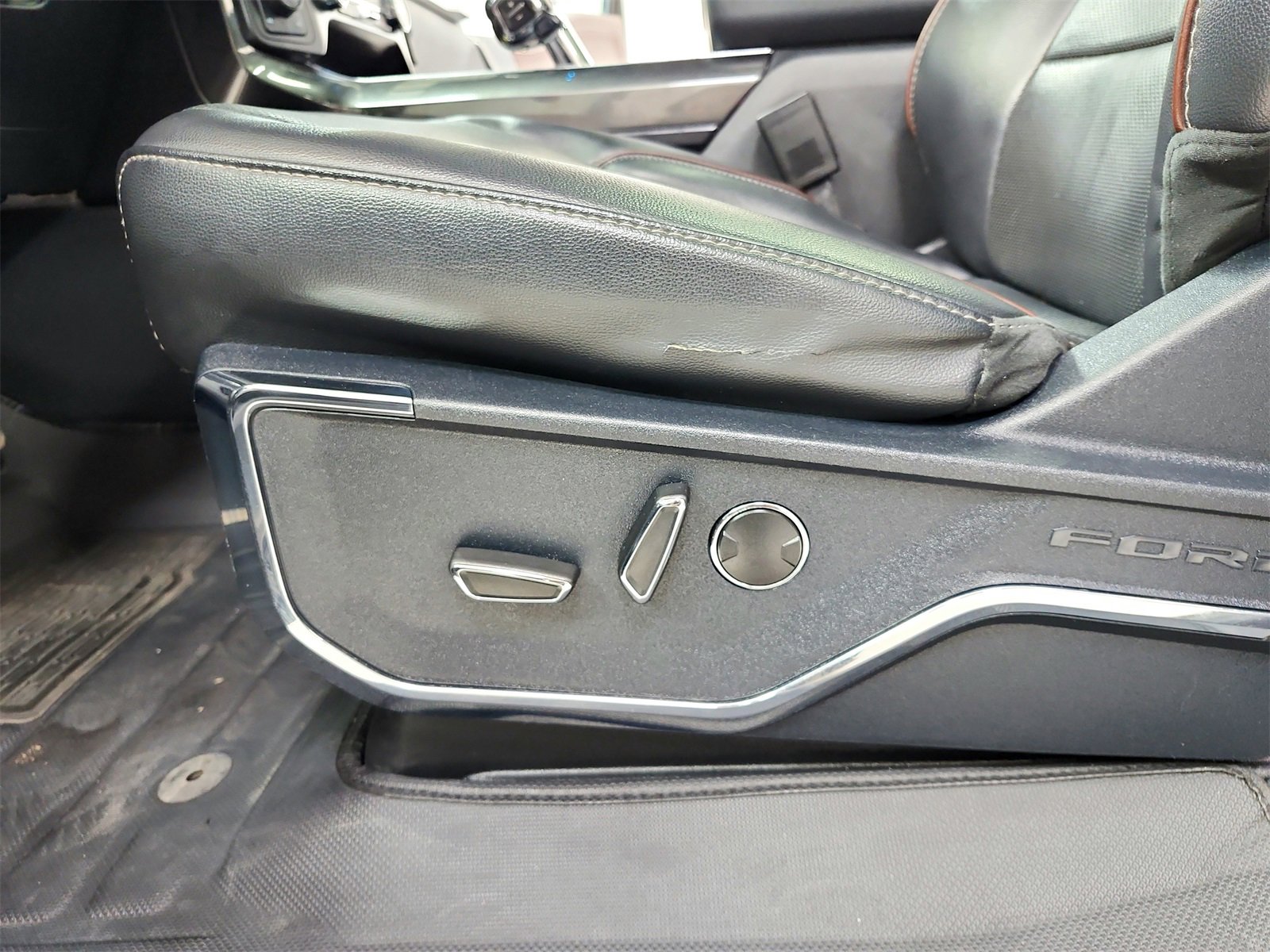 Used 2021 Ford F150 Lariat w/ Equipment Group 502A High image 20