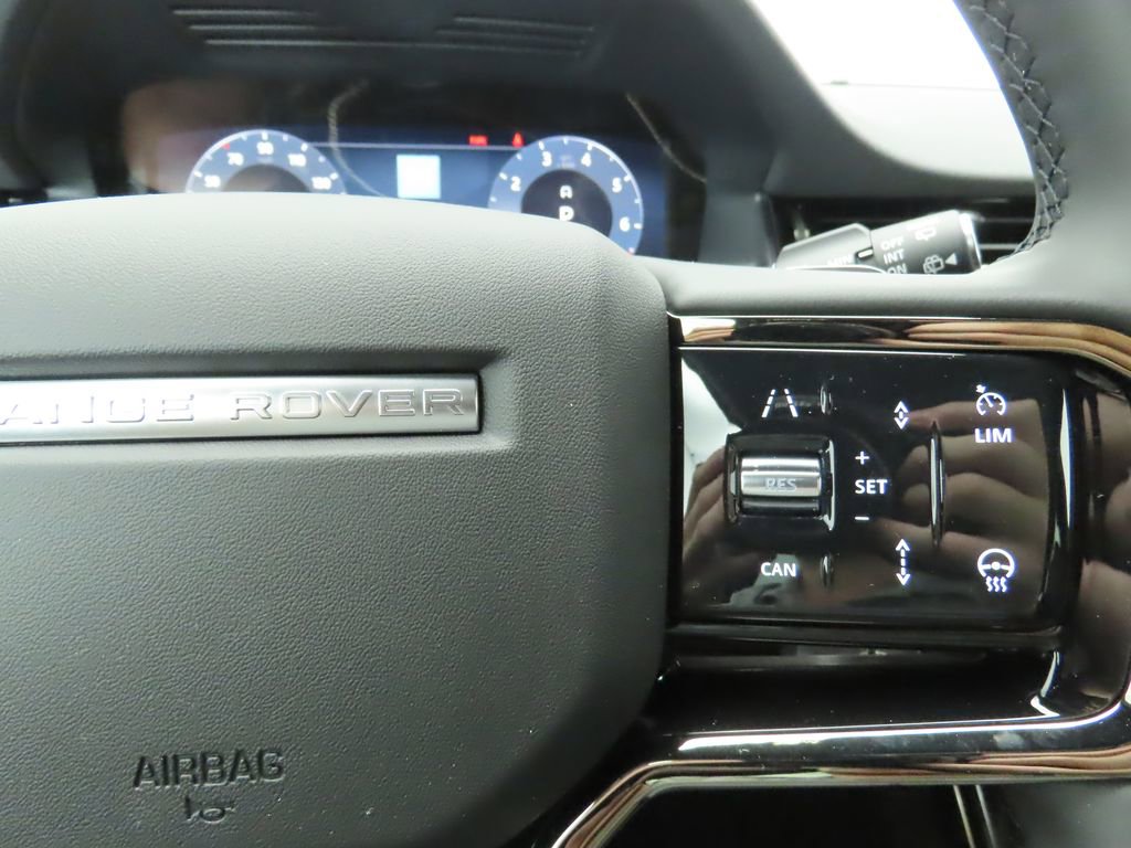 Used 2025 Land Rover Range Rover Evoque S image 12