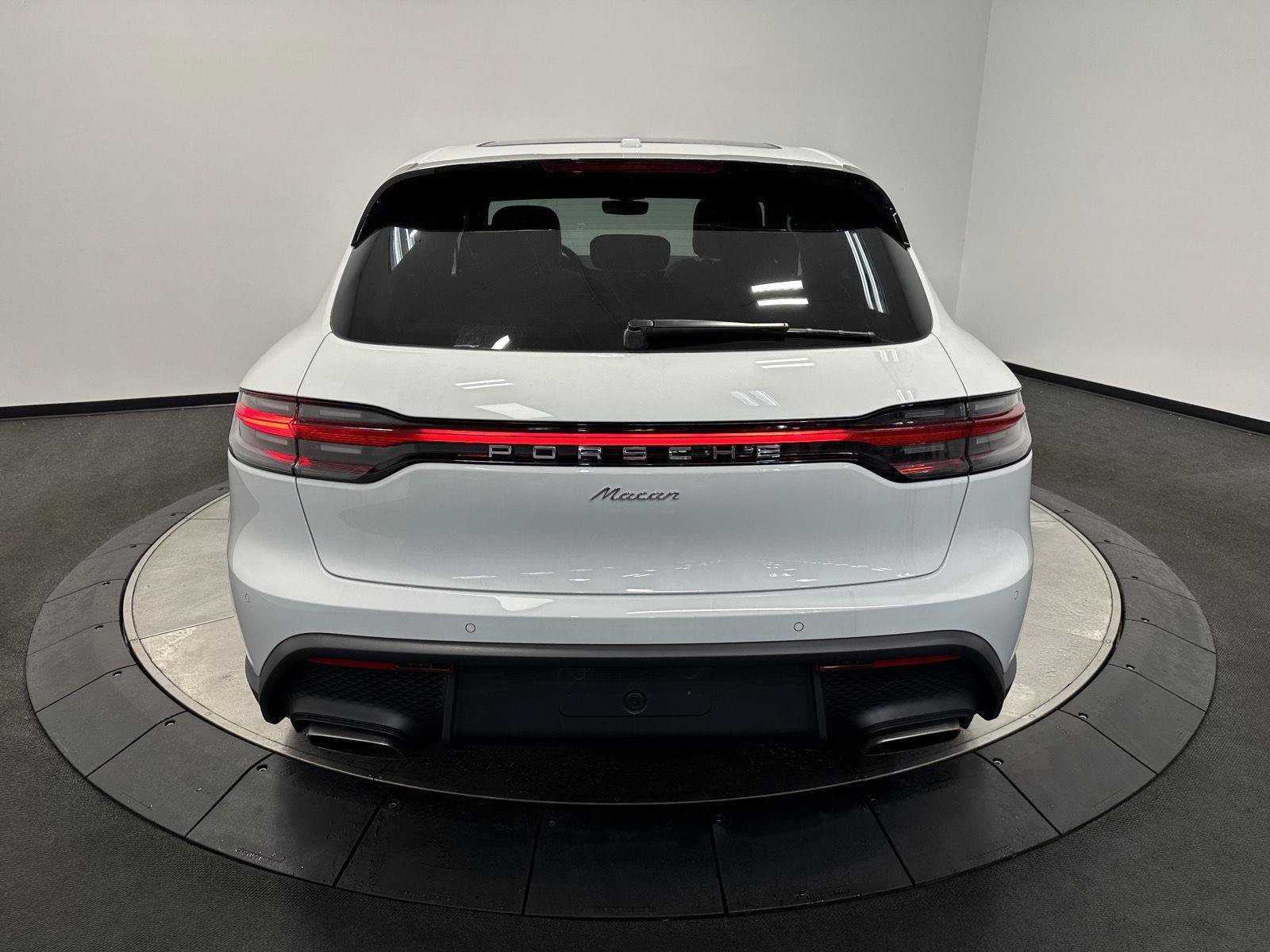 New 2026 Porsche Macan AWD/4WD image 6