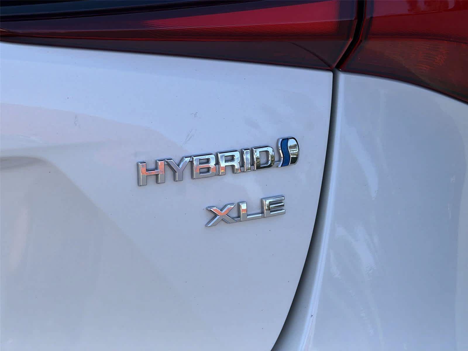 Used 2019 Toyota Prius XLE w/ Advanced Technology Package FWD image 8