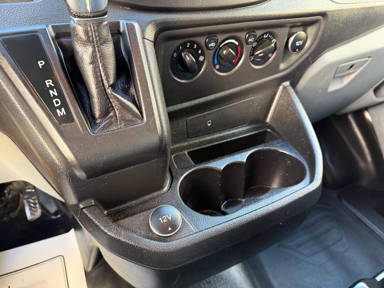 Used 2018 Ford Transit 250 T-250 148 Hi Rf 9000 GVWR Sli image 25