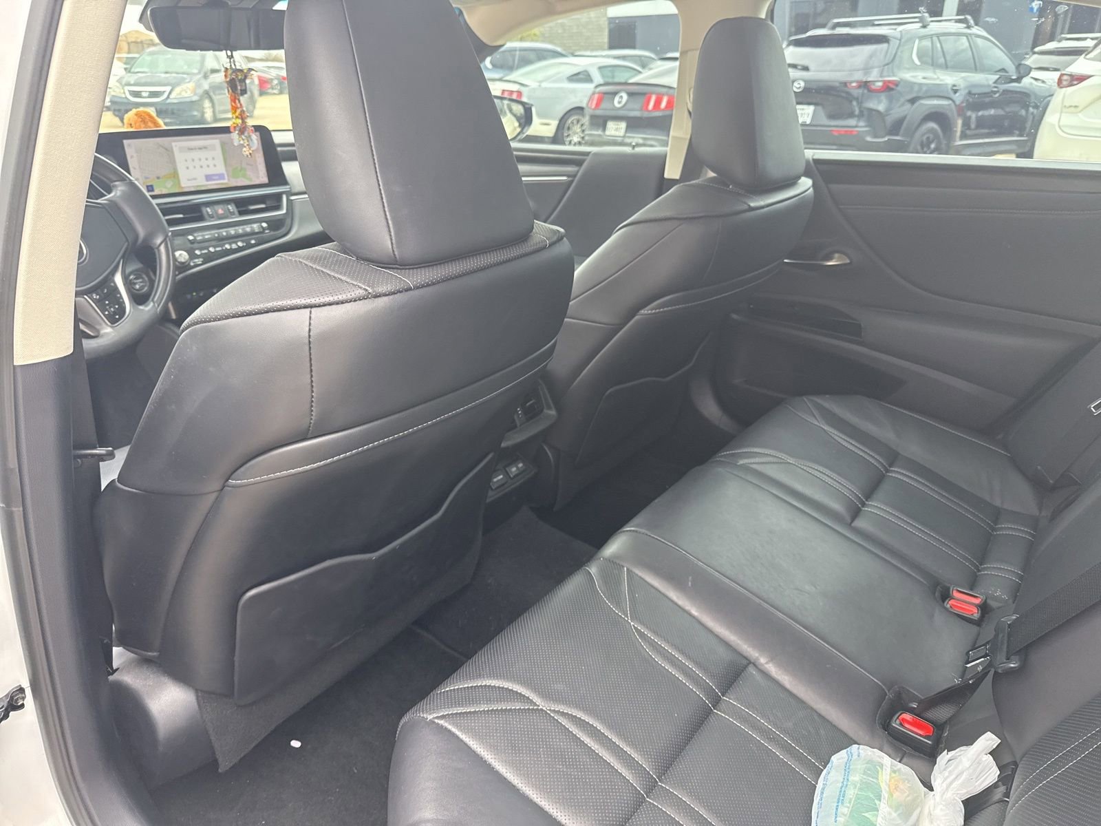 Used 2024 Lexus ES 300h w/ Technology Package image 31