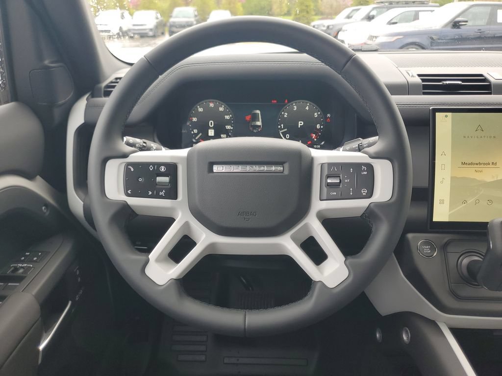 Used 2026 Land Rover Defender 130 X-Dynamic SE AWD/4WD image 30