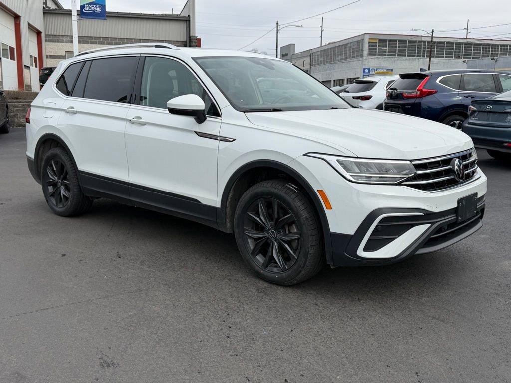 Used 2024 Volkswagen Tiguan Wolfsburg Edition image 17