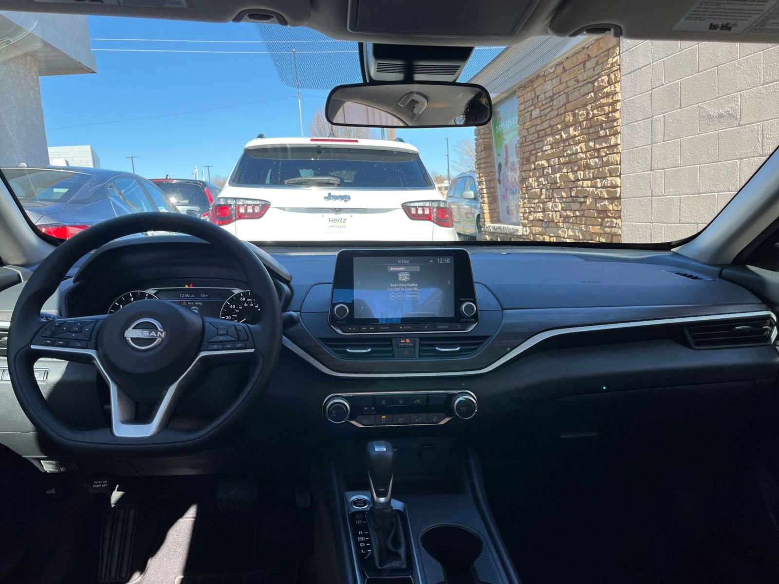 Used 2025 Nissan Altima 2.5 SV image 32