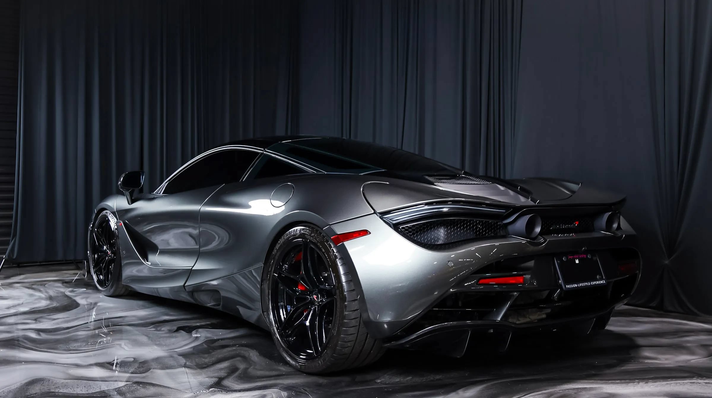 Used 2018 McLaren 720S Luxury RWD image 15