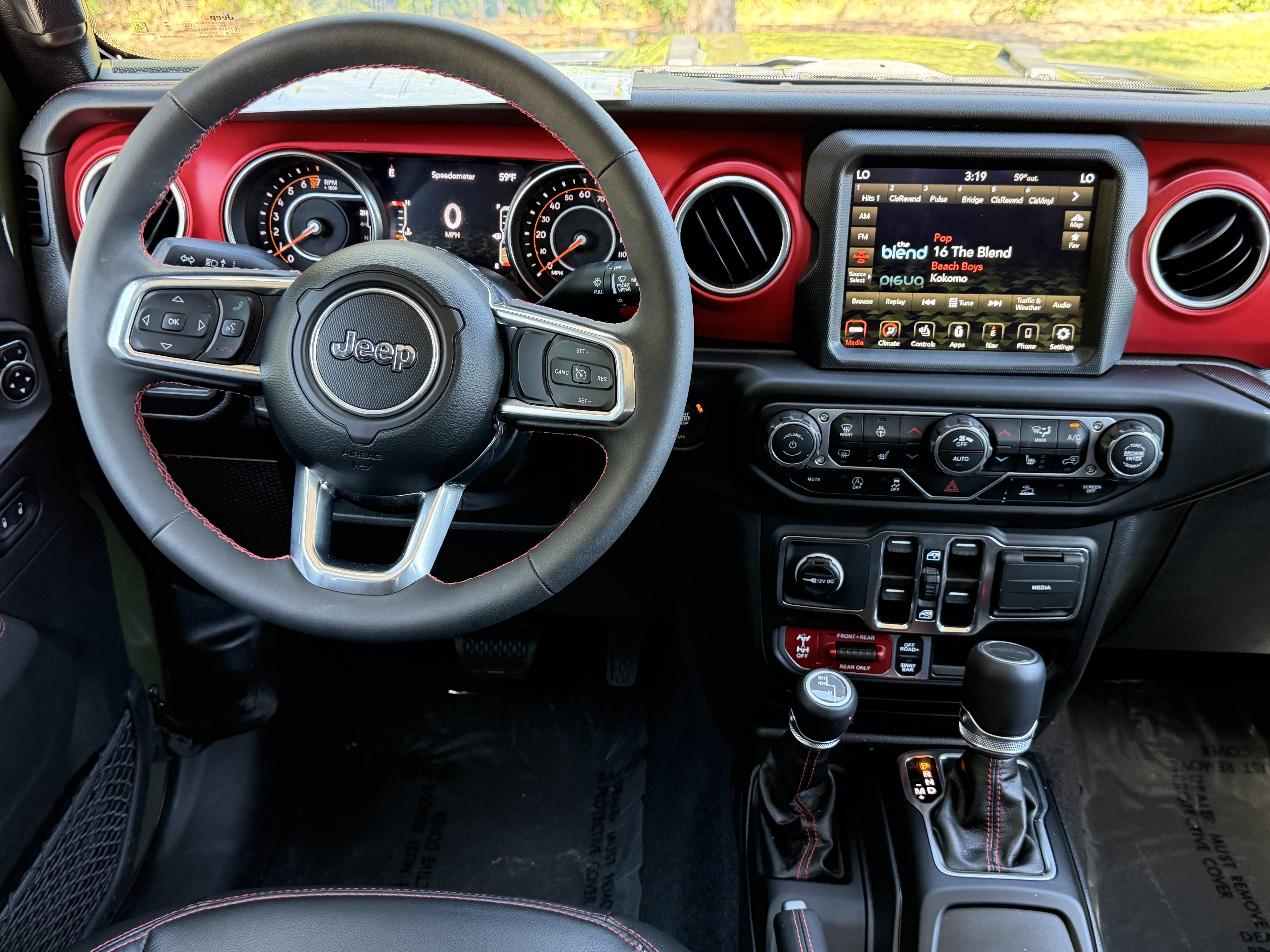 Used 2023 Jeep Gladiator Rubicon w/ Cold Weather Group AWD/4WD image 18