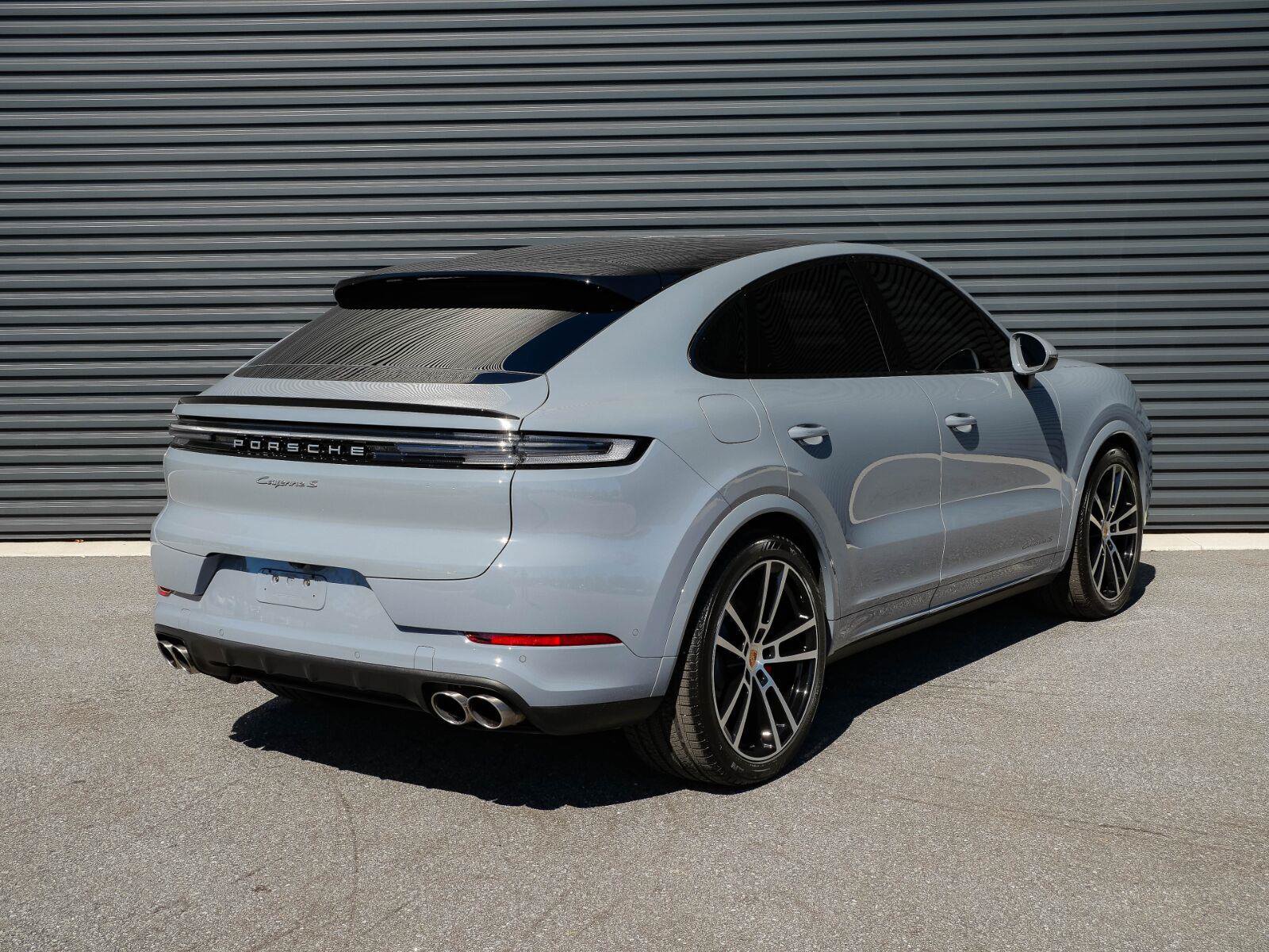 Used 2025 Porsche Cayenne S AWD/4WD image 29