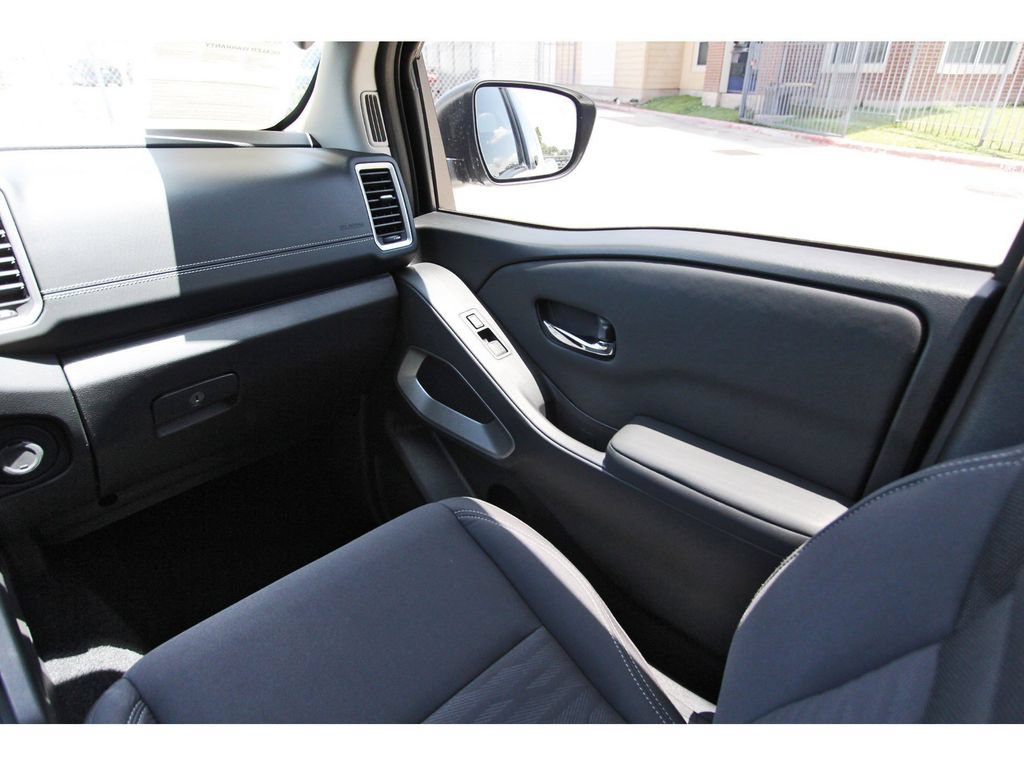 Used 2024 Nissan Frontier SV w/ SV Convenience Package AWD/4WD image 8