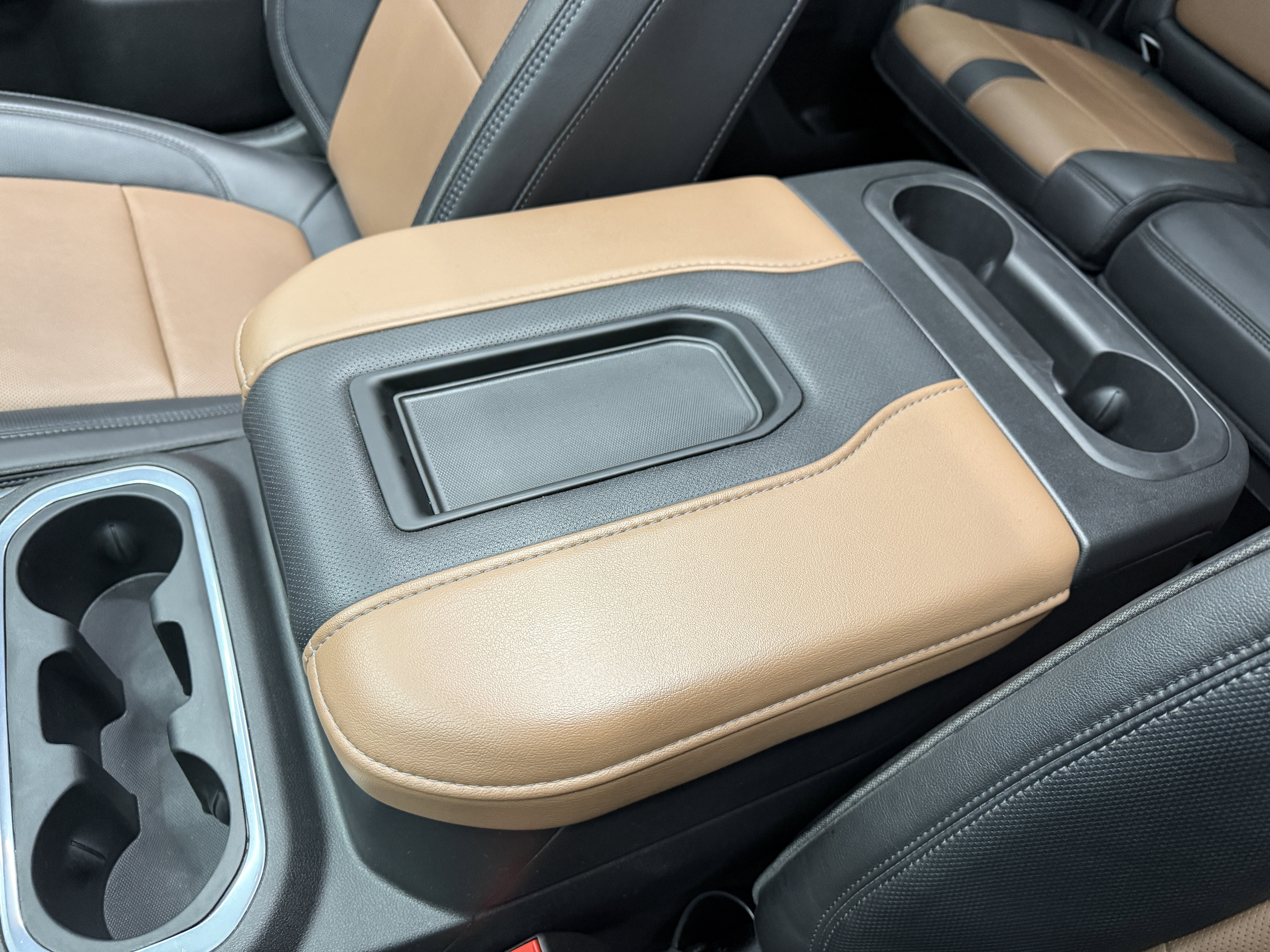 Used 2022 Chevrolet Silverado 1500 High Country w/ Technology Package image 25