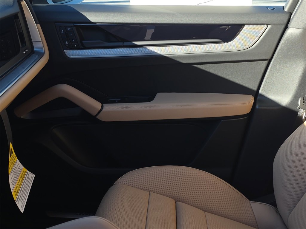 New 2026 Porsche Cayenne E-Hybrid image 23