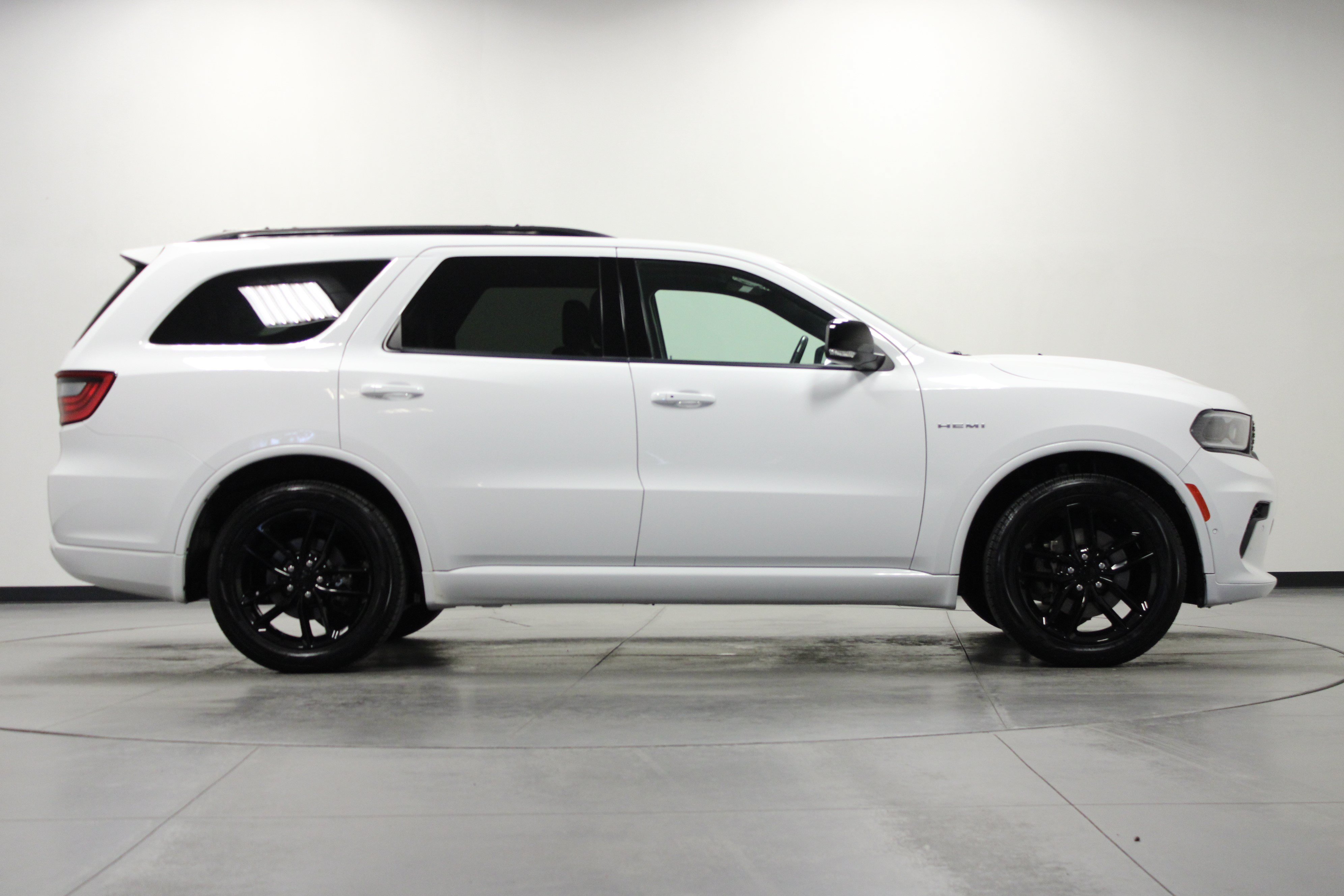 Used 2025 Dodge Durango R/T AWD/4WD image 3