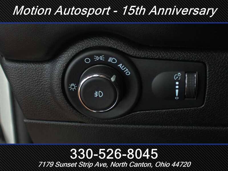 Used 2021 Dodge Durango SXT AWD/4WD image 16