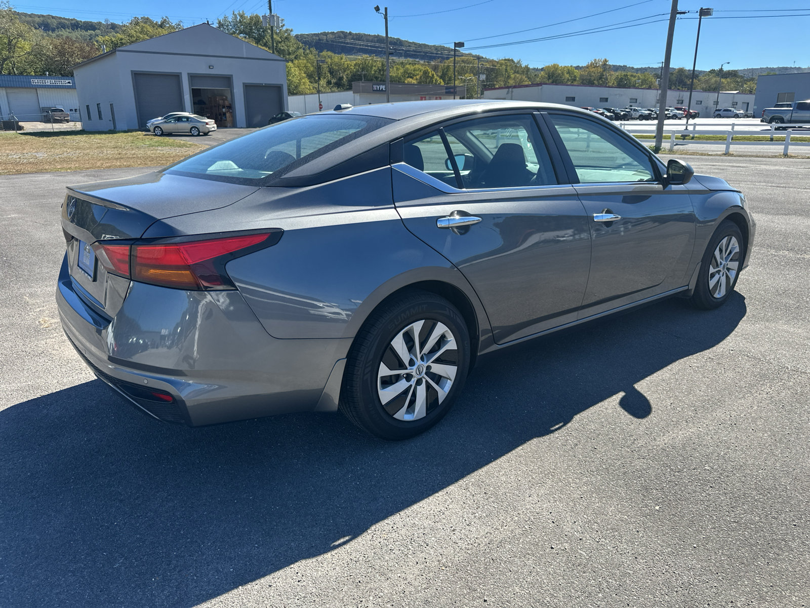 Used 2025 Nissan Altima 2.5 S FWD image 3