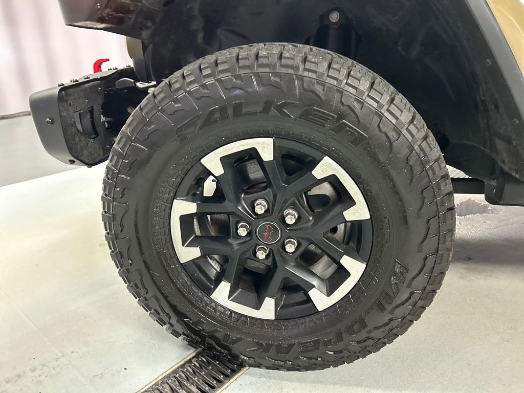 Used 2025 Jeep Gladiator Rubicon AWD/4WD image 9