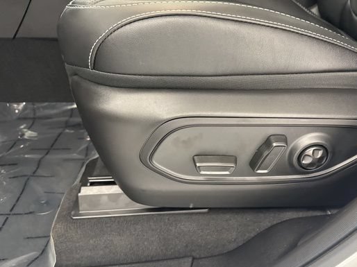 New 2026 Jeep Grand Cherokee Limited AWD/4WD image 12