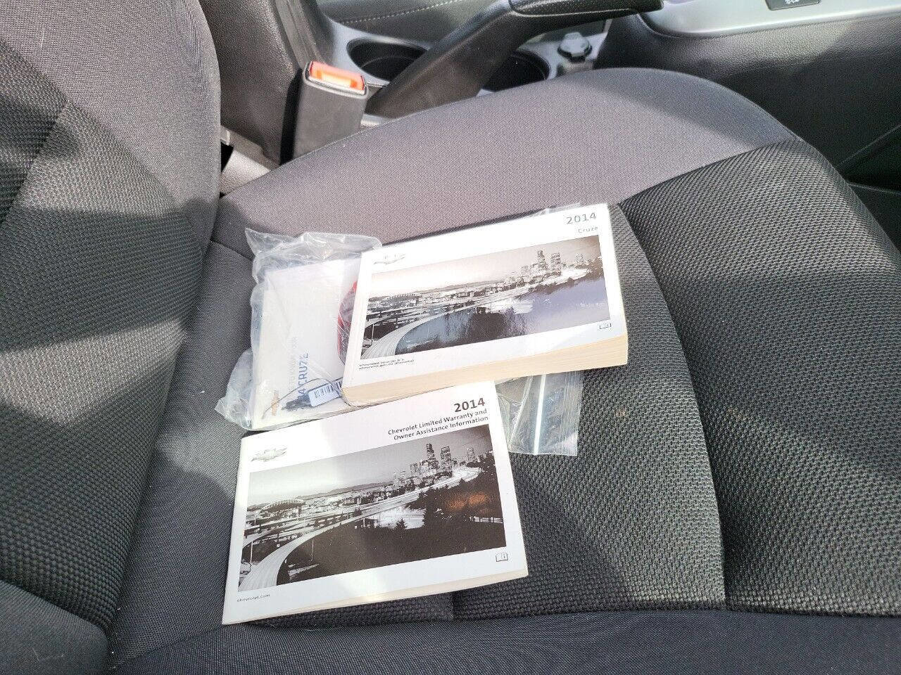 Used 2014 Chevrolet Cruze LT image 29
