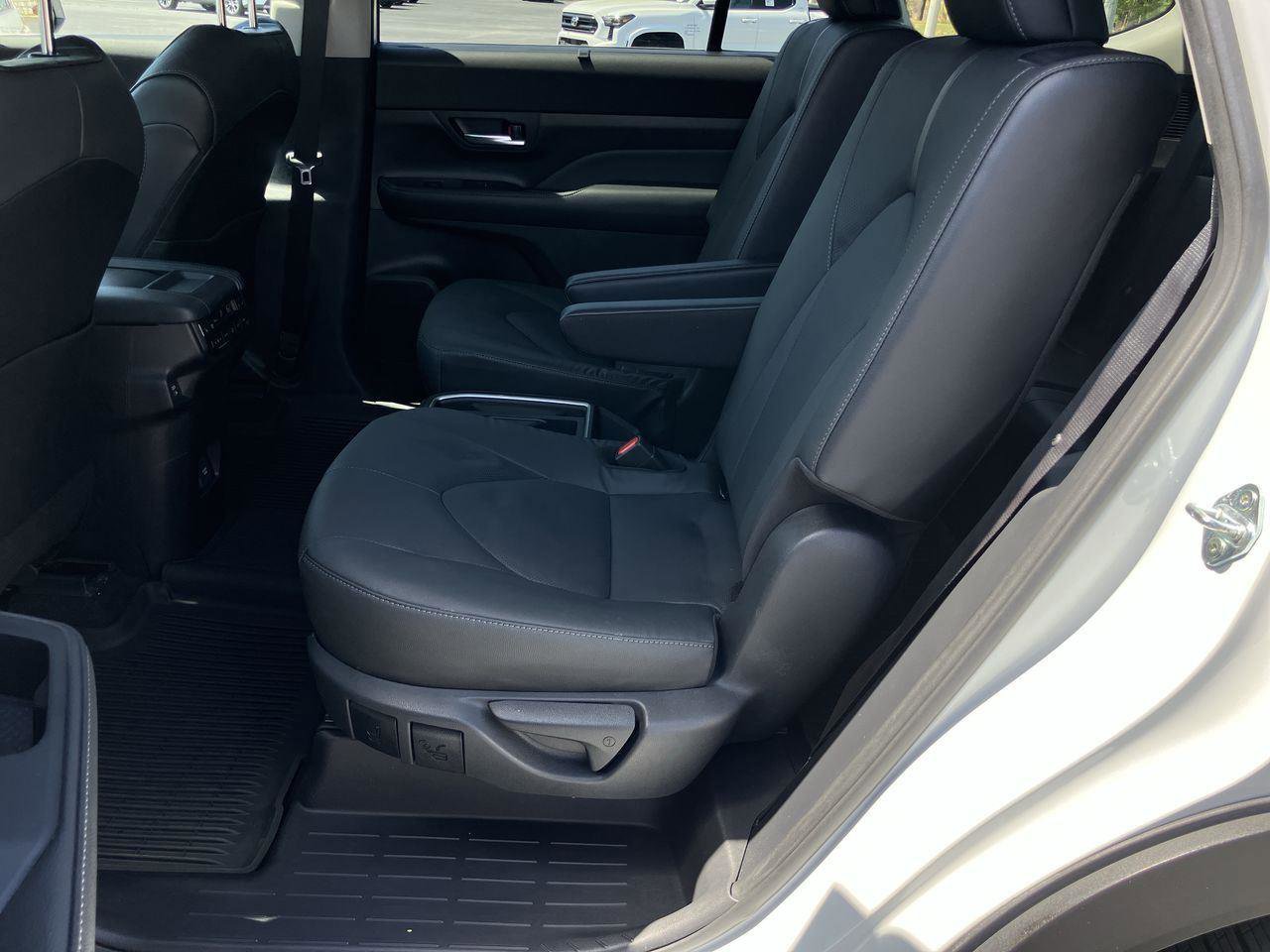 Certified 2024 Toyota Grand Highlander AWD image 27