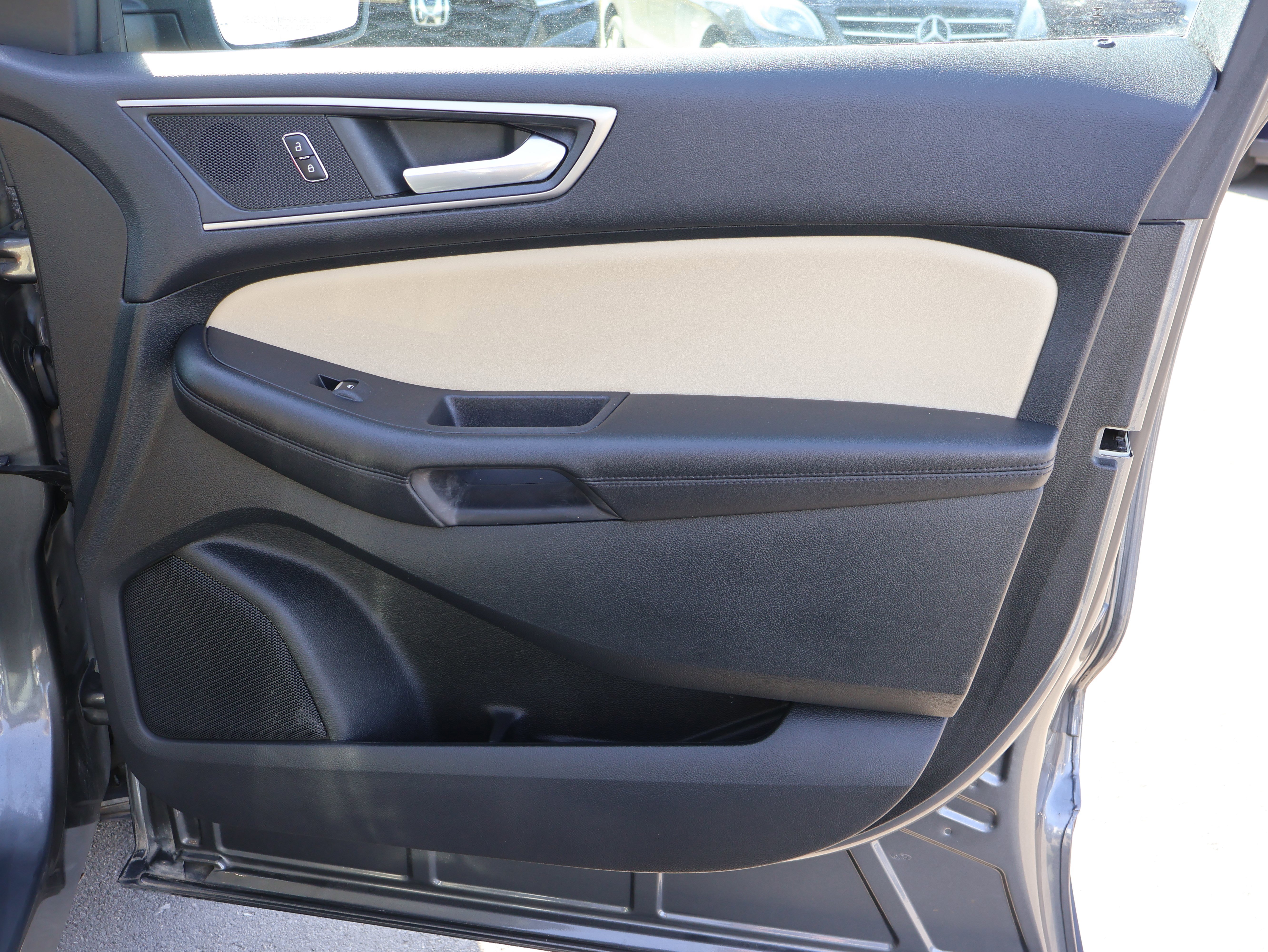 Used 2022 Ford Edge SEL image 9