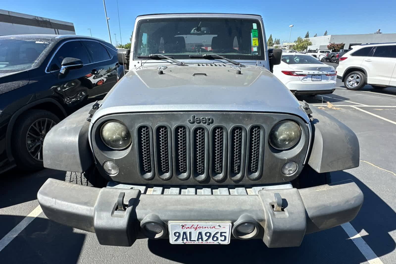 Used 2015 Jeep Wrangler Unlimited Rubicon w/ Connectivity Group AWD/4WD image 6