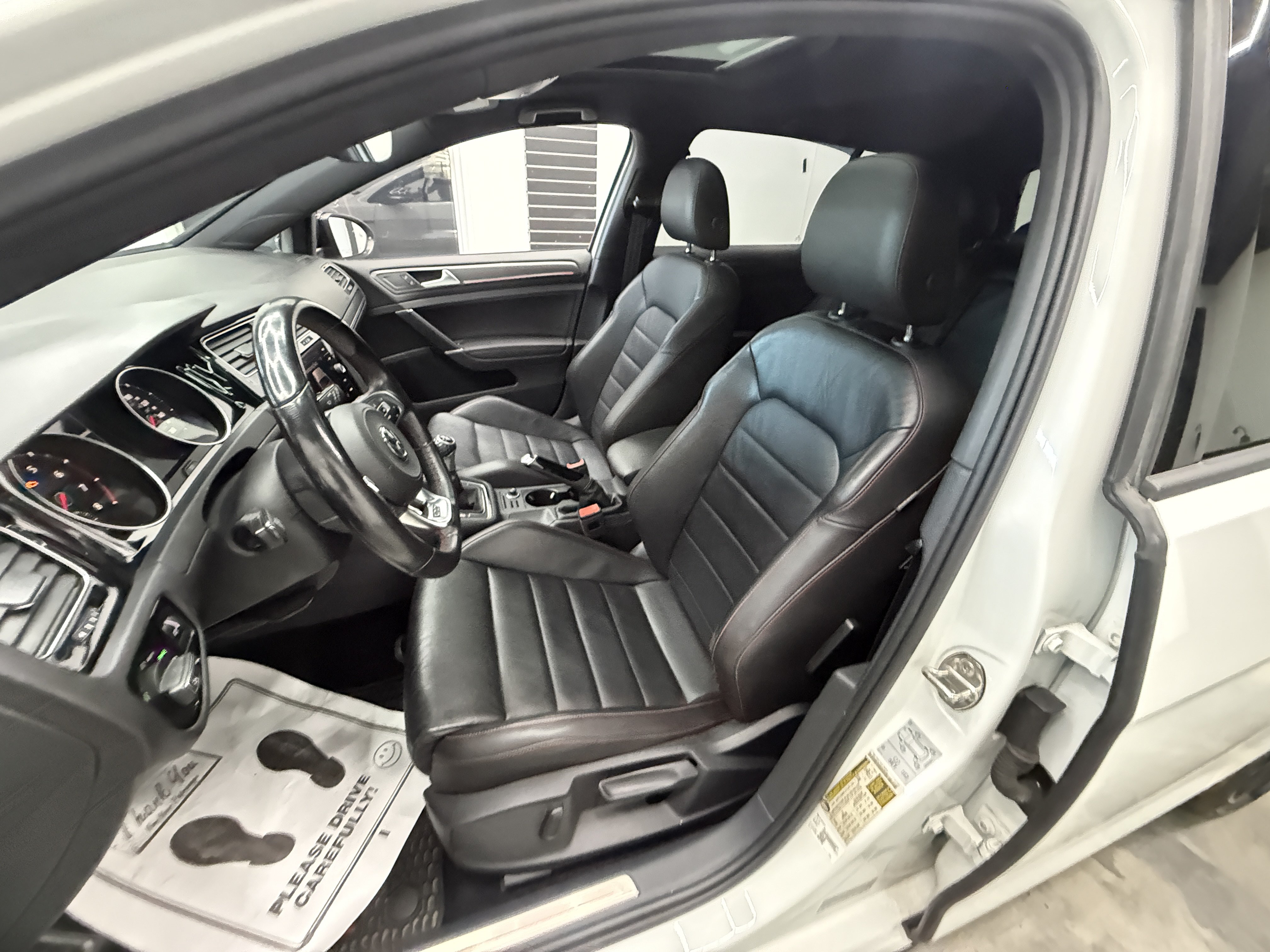Used 2021 Volkswagen GTI SE FWD image 8