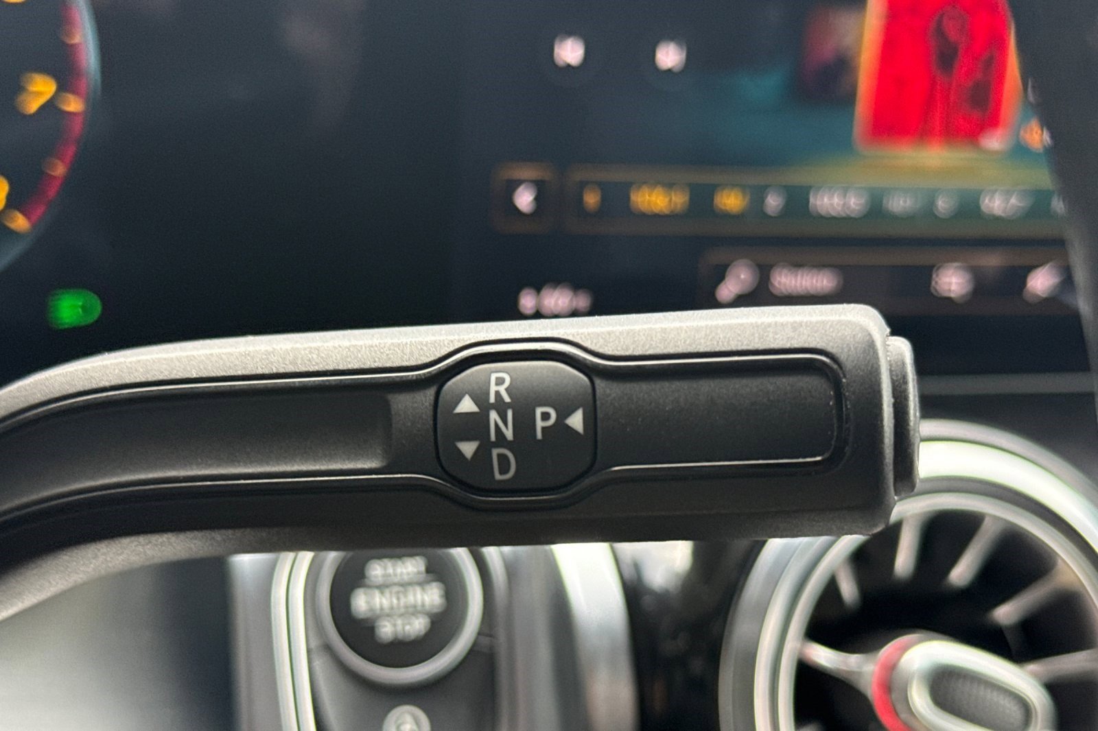 Used 2021 Mercedes-Benz GLB 250 4MATIC image 25