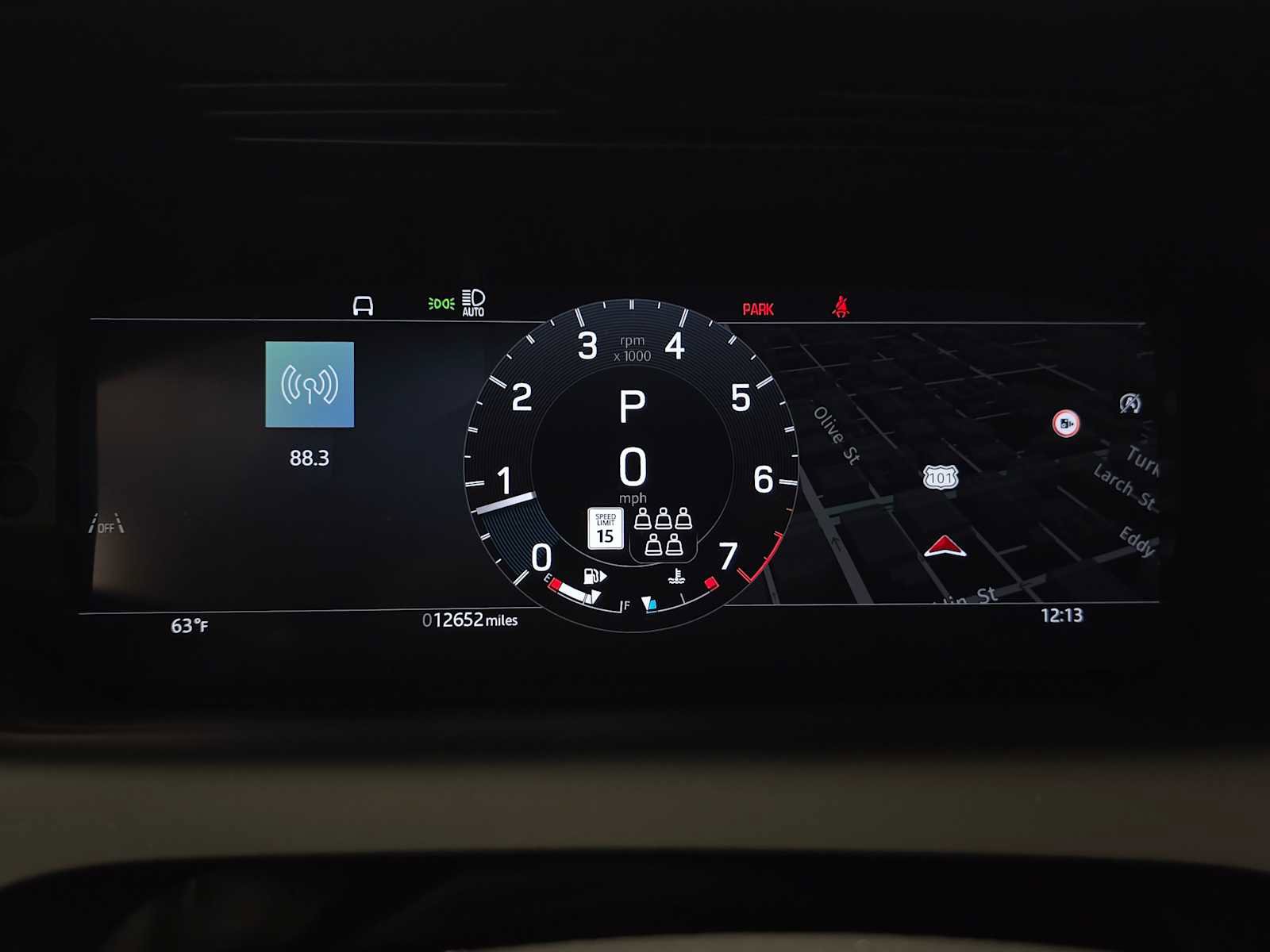 Certified 2025 Land Rover Discovery Sport Dynamic SE image 29