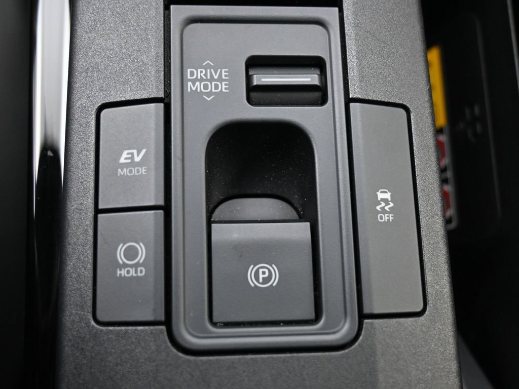 Used 2024 Toyota Prius XLE image 27