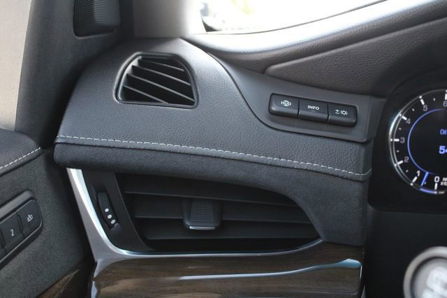 Used 2020 Cadillac Escalade ESV Luxury RWD image 11