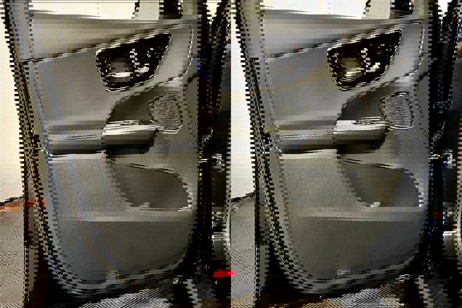 Used 2026 Mercedes-Benz GLC 300 4MATIC image 11