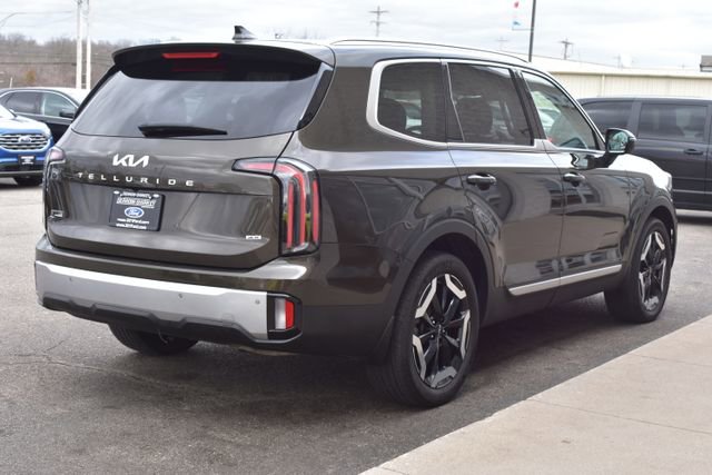 Used 2023 Kia Telluride EX X-Line image 11