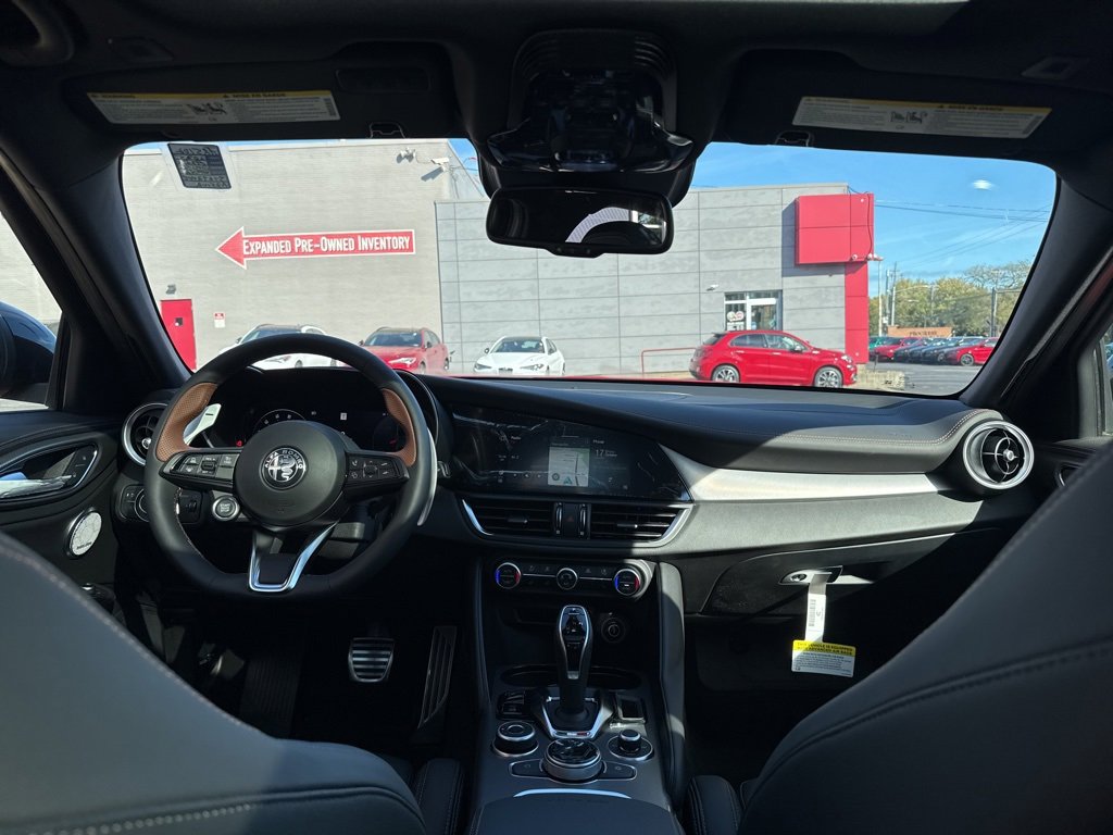 New 2025 Alfa Romeo Giulia AWD w/ Driving Assist Package image 15