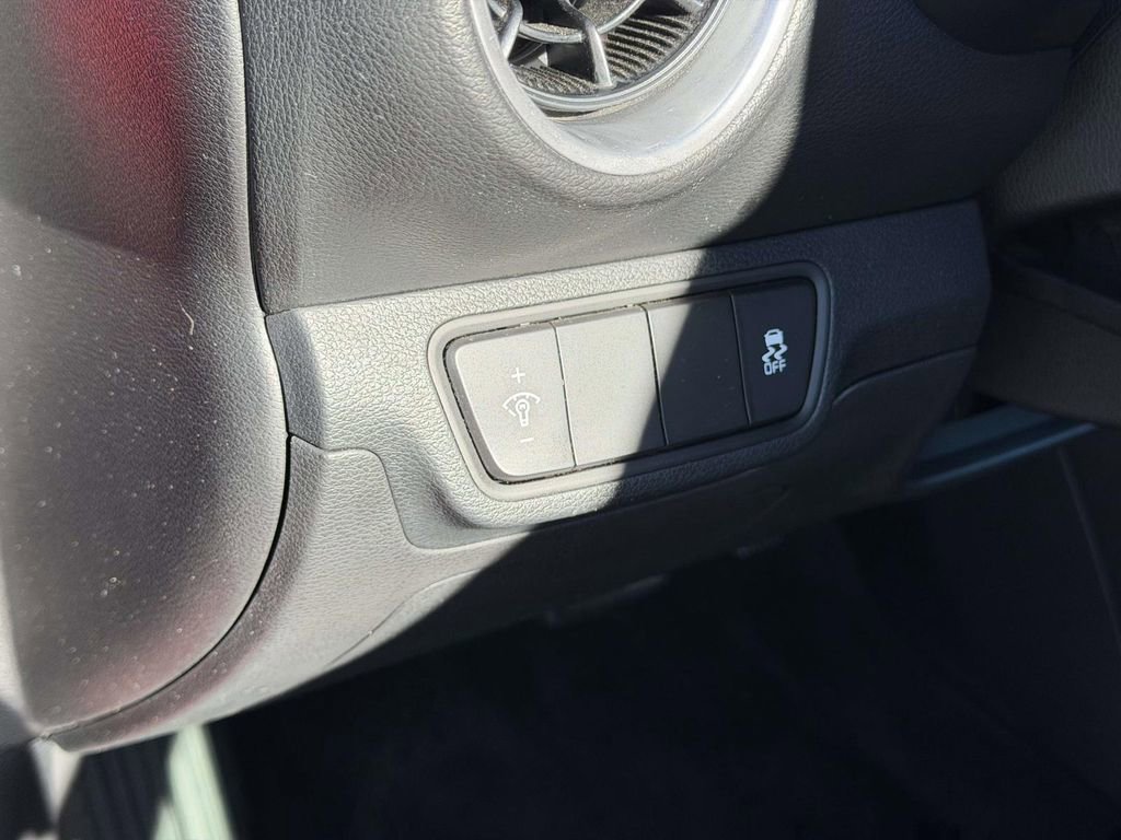 Used 2024 Kia Forte LXS image 18