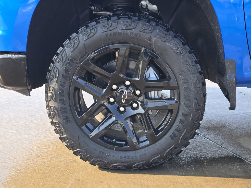 New 2026 Chevrolet Silverado 1500 LT Trail Boss w/ LPO, Dark Essentials Package image 9
