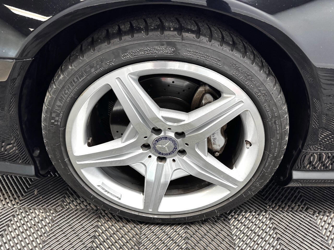 Used 2011 Mercedes-Benz SL 550 image 31