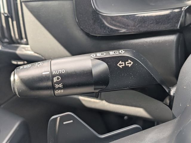 Used 2024 Nissan Pathfinder SV image 26