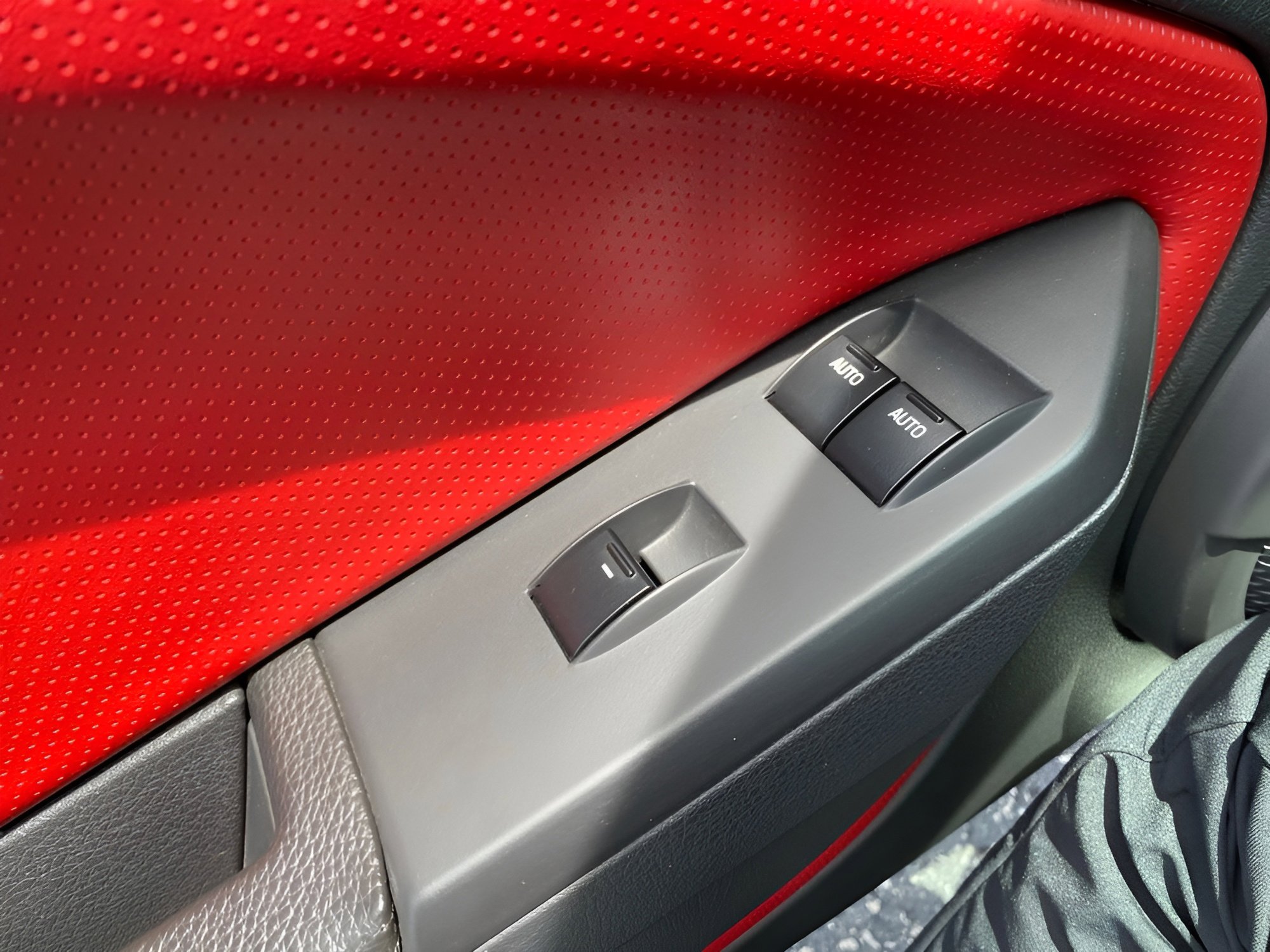 Used 2008 Ford Mustang Shelby GT500 RWD image 19