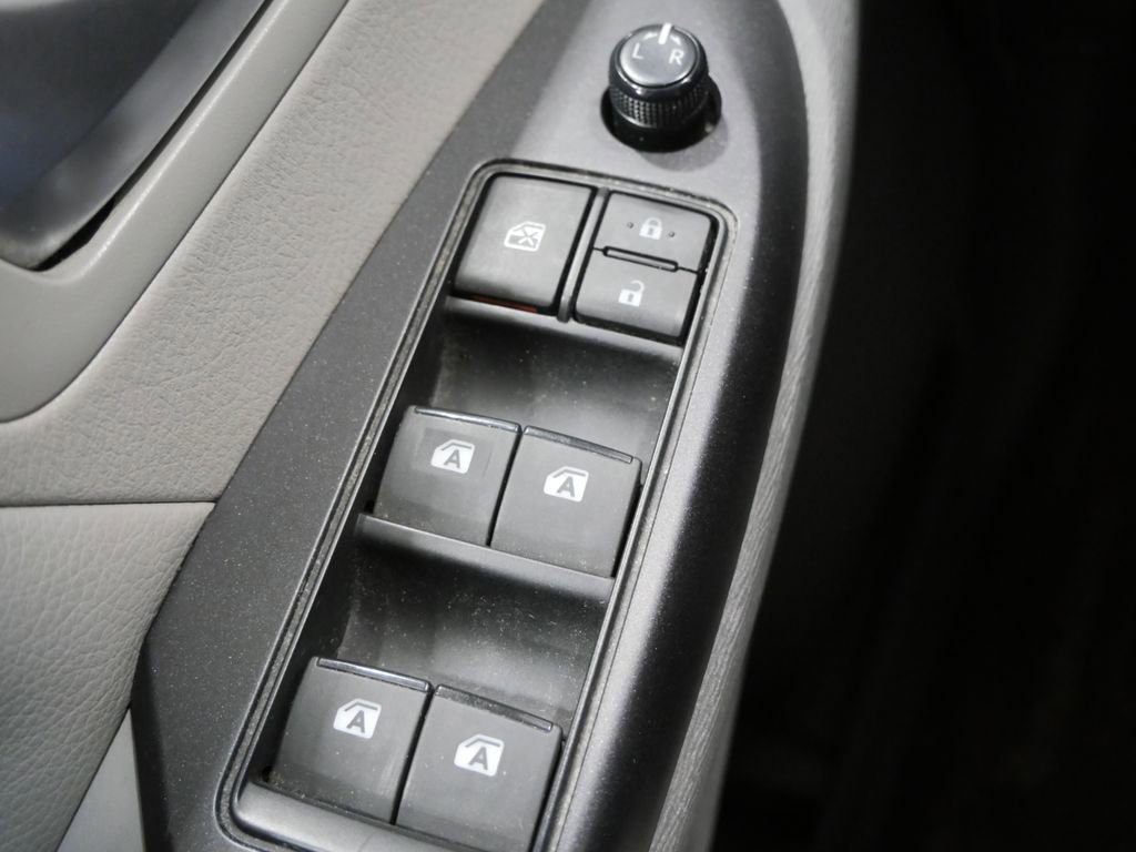 Used 2017 Toyota Sienna LE FWD image 13