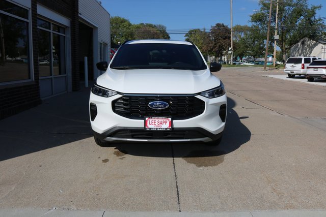 New 2025 Ford Escape ST-Line image 3